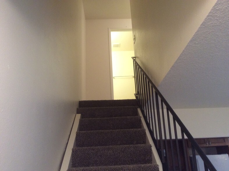 Stairs - 1045 S Jasper St