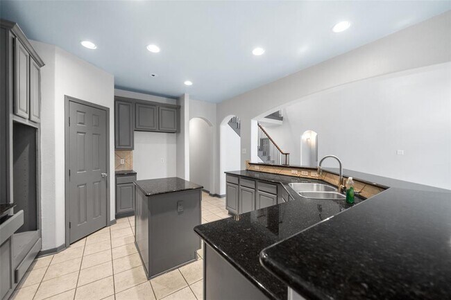 Building Photo - 13909 Stonewood Ct