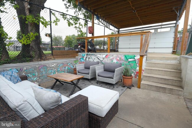 Building Photo - 2237 14th St NE