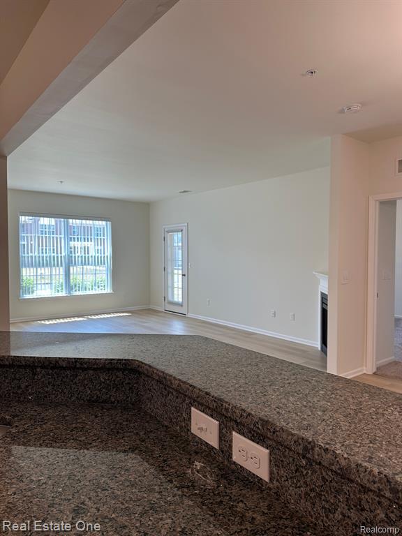 Building Photo - 28289 S Pointe Ln