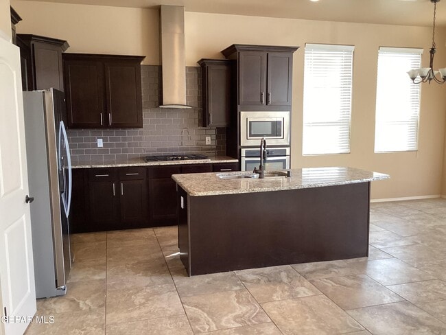 Building Photo - 5511 Grove Dr