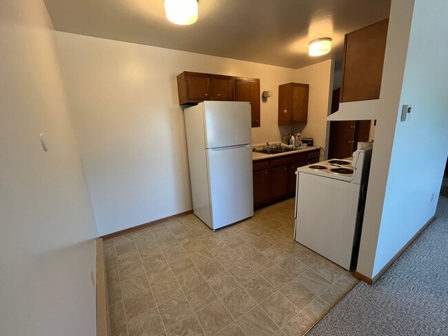 Building Photo - Ambassador 1 Bed 1 Bath