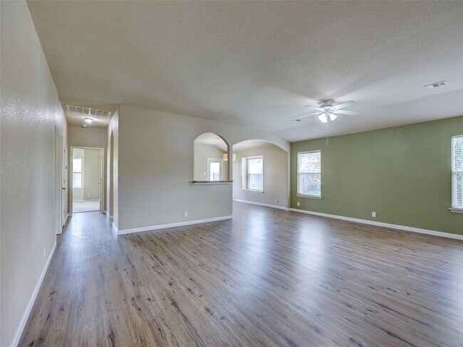 Building Photo - 344 Outfitter Dr