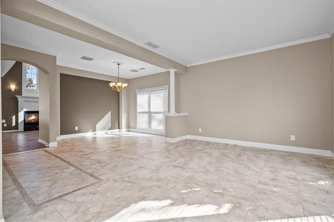 Building Photo - 1100 Olde Roswell Grove