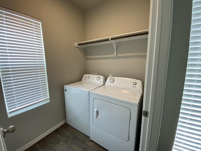 Building Photo - "Charming 2-Bed, 2-Bath Retreat with 1,327...
