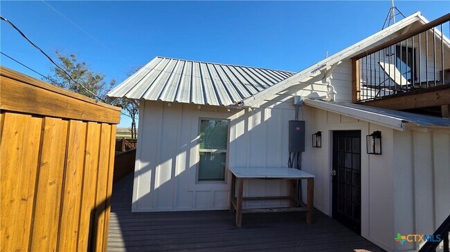 Building Photo - 16580 Fm 2115
