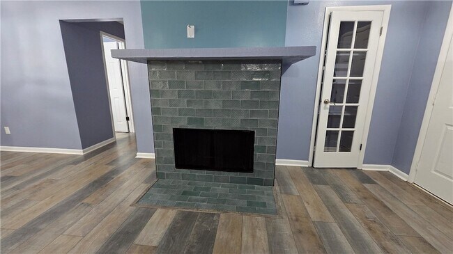 Building Photo - 426 Tulip Dr