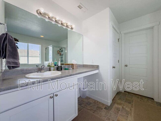 Building Photo - 3565 Water Lilly Ln