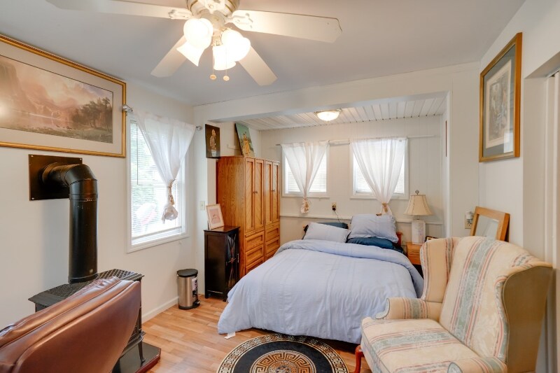 Building Photo - 429 W Lawrence St