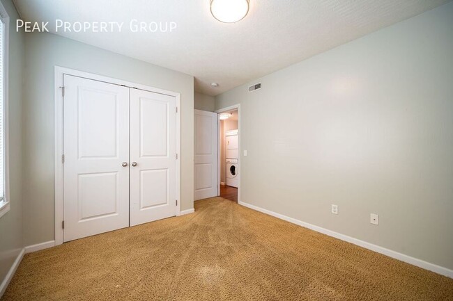 Building Photo - 250 Chittenden Ave