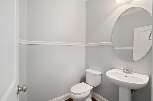 Building Photo - Charming 4-Bed Home in Durham with Fenced-...