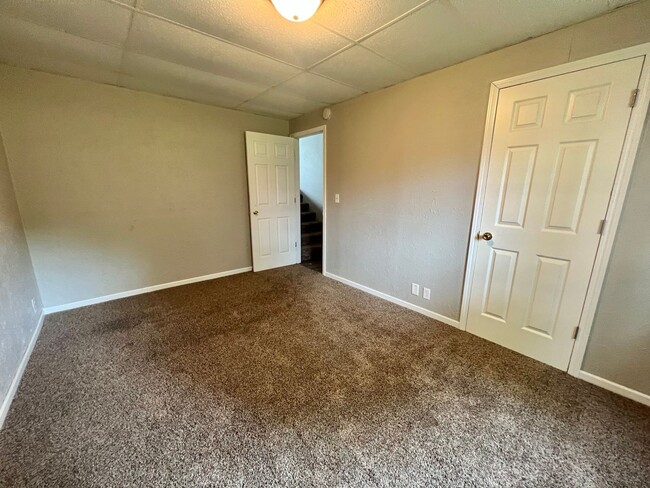 Building Photo - 4 Bedroom Twinhome in West Fargo!!