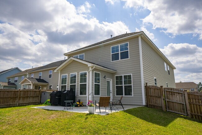 Building Photo - 4BR Home in Blythewood | Fenced Yard & 2-Car Garage