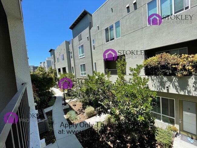 Building Photo - 1543 Longitude Dr