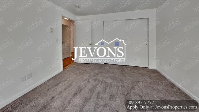 Building Photo - 1722 E 56th St