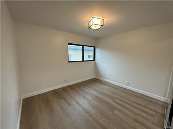 Building Photo - 4112 Seashore Dr