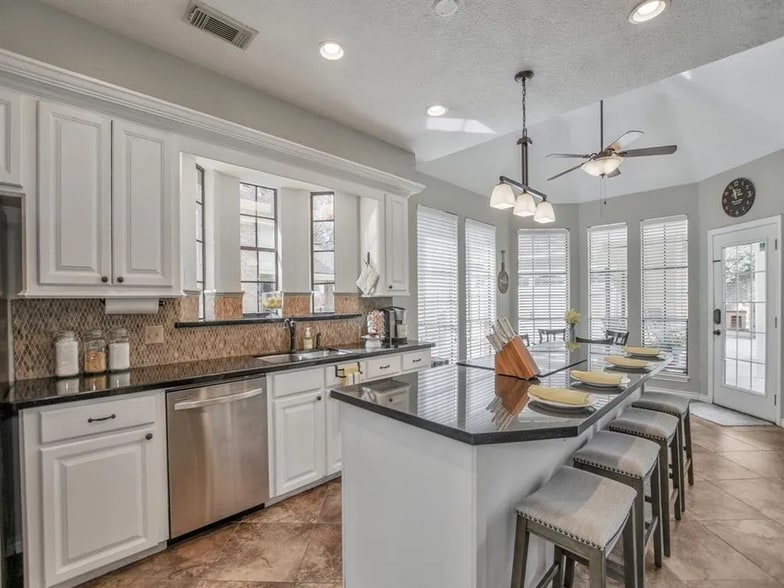 gorgeous, clean kitchen and breakfast nookov - 6035 Spring Creek Grove Ln