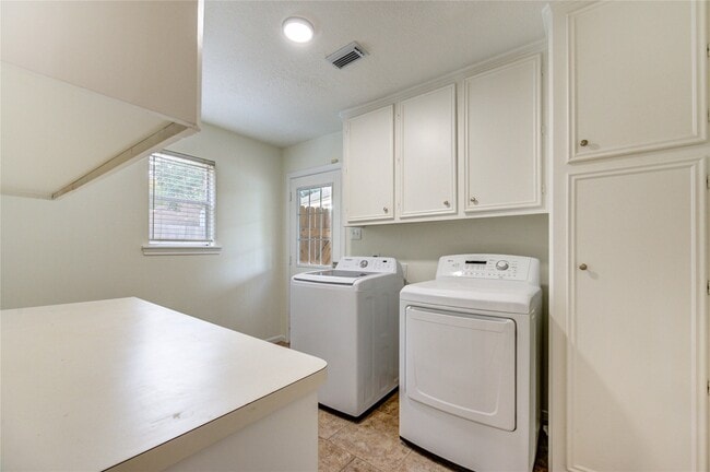 Building Photo - 1603 Leatherwood Dr