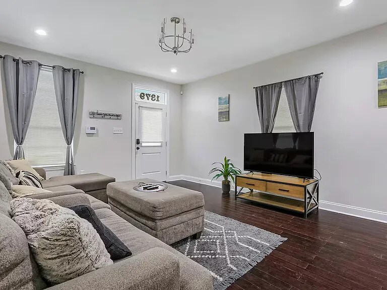 Building Photo - 1300 St Bernard Ave