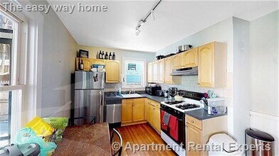 Building Photo - 243 Summer St