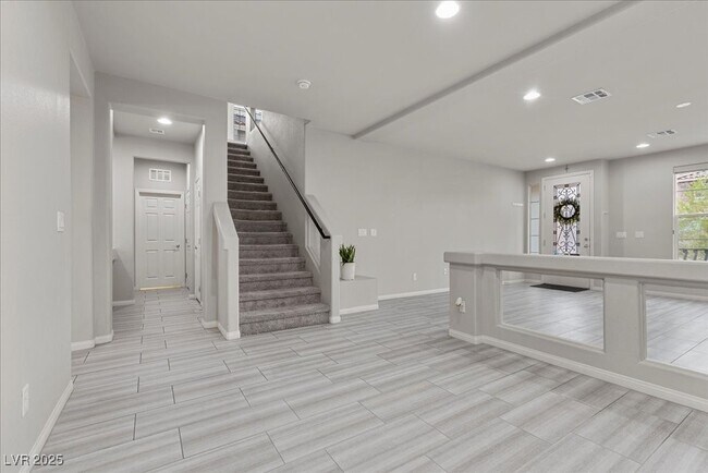 Building Photo - 716 Eros Ct