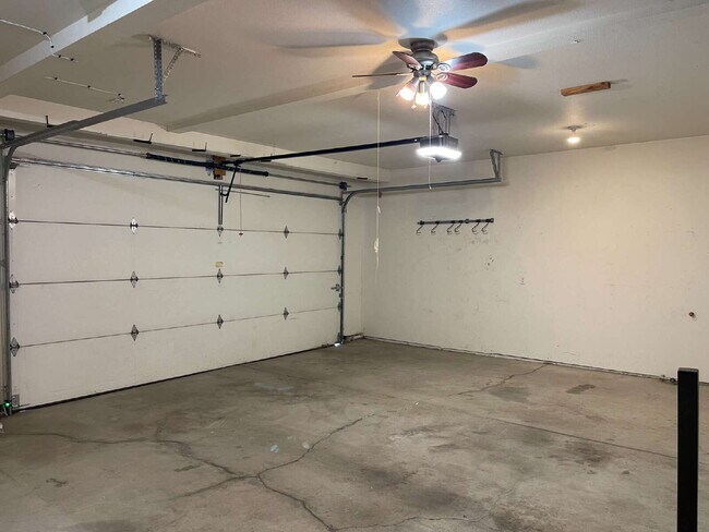 Building Photo - 13493 SE Rolling Meadows Dr