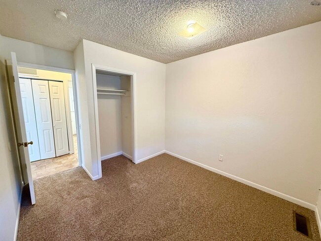 Building Photo - 4131 Moffett Ave