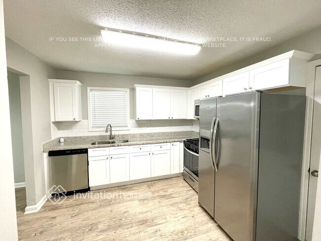 Building Photo - 2686 Candler Dr