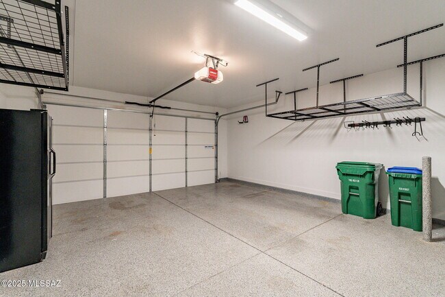 Building Photo - 39548 S Summerwood Dr