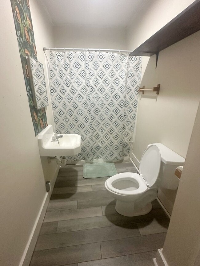 Building Photo - Adorable 1 bed, 1 bath Home Available in t...