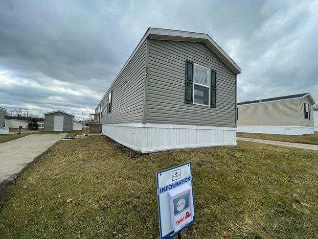 Building Photo - 235 Schirra Ave