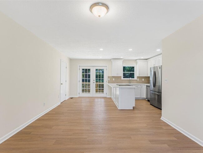 Building Photo - 6371 Westbury Rd