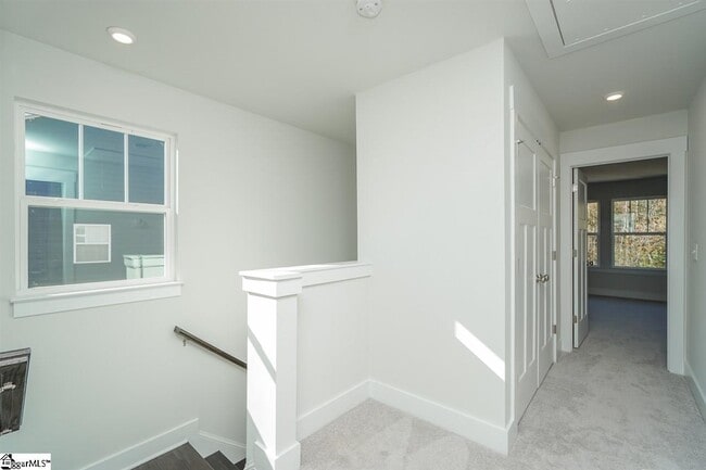 Building Photo - 9 Meteora Way