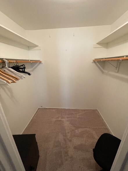 Building Photo - 1904 N Woodley St