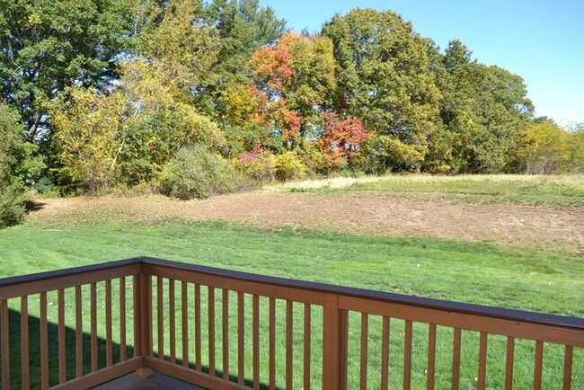 Building Photo - 8 Spicebush Ct