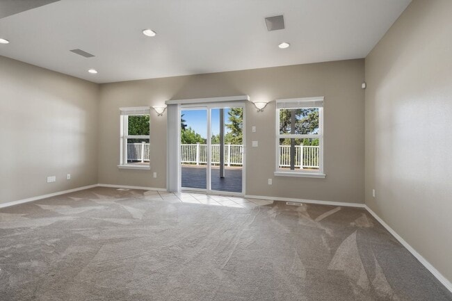 Building Photo - 5Bd/4Ba Marysville Home