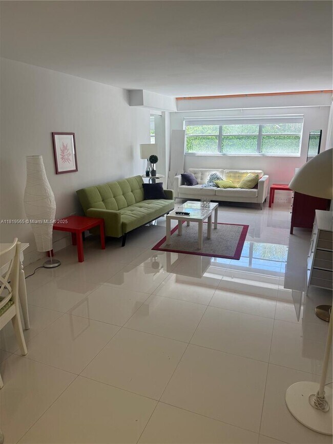 Building Photo - 1881 Washington Ave