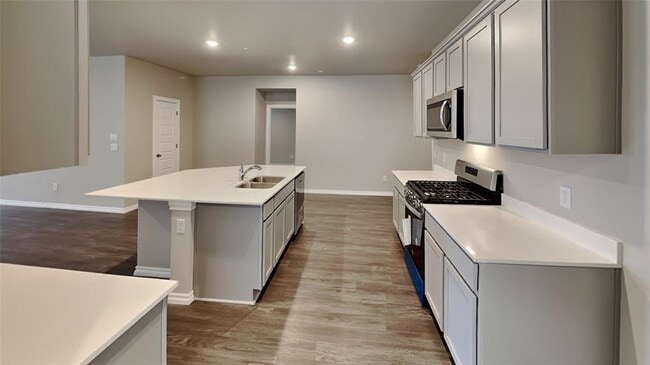 Building Photo - 2724 Dennis Dr