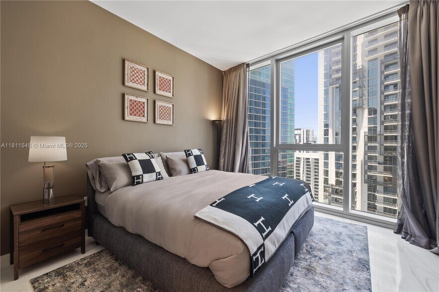 Building Photo - 300 Biscayne Blvd Way