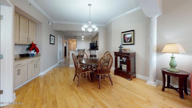 Building Photo - 2228 Beach Dr