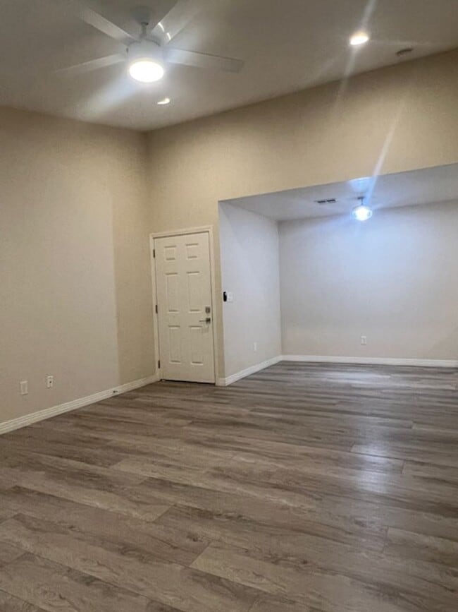 Building Photo - 4905-4907 Douvan Court