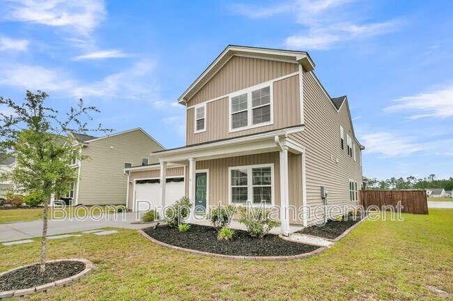 Building Photo - 450 Carrara Dr
