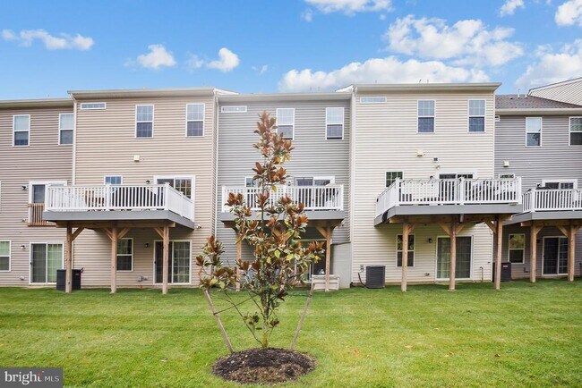 Building Photo - 28 Sparrow Cir