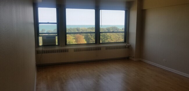 Building Photo - 4180 N Marine Dr