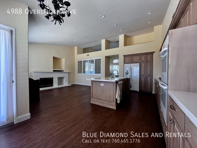 Building Photo - 4988 Overlook Dr