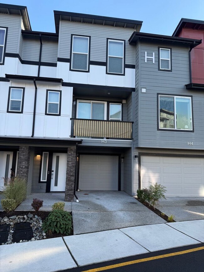 Primary Photo - New Lynnwood Upscale Townhome For Rent!