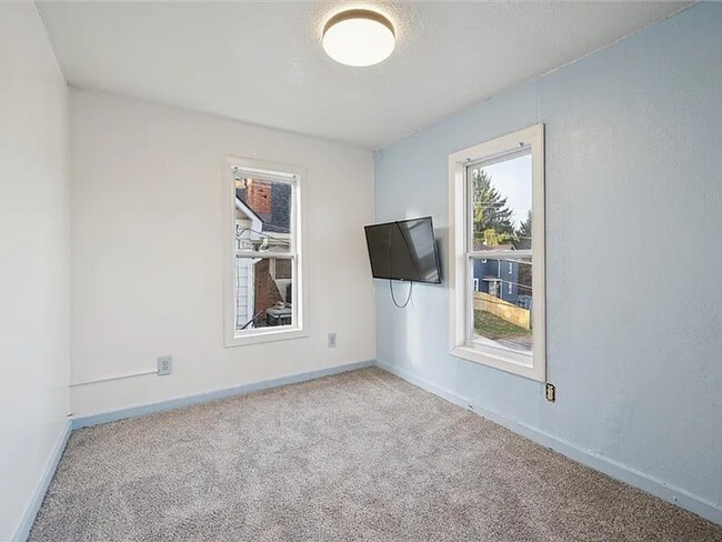 Building Photo - Charming 2 Bed 1 Bath in Butler!