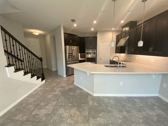 Building Photo - 3 Bedroom 3.5 Bath Home in Winter Park for...