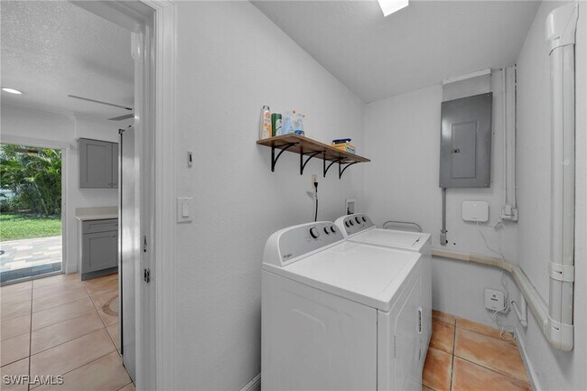 Building Photo - 4512 Coronado Pkwy