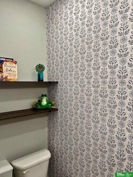 Building Photo - 6519 Parker St